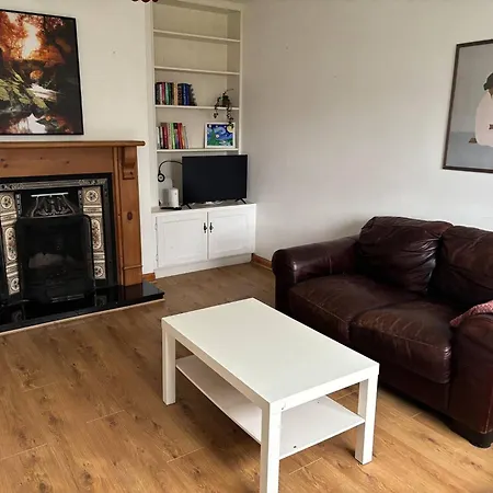 Charming 4-bedroom House In - Pet Friendly Retreat * Skibbereen